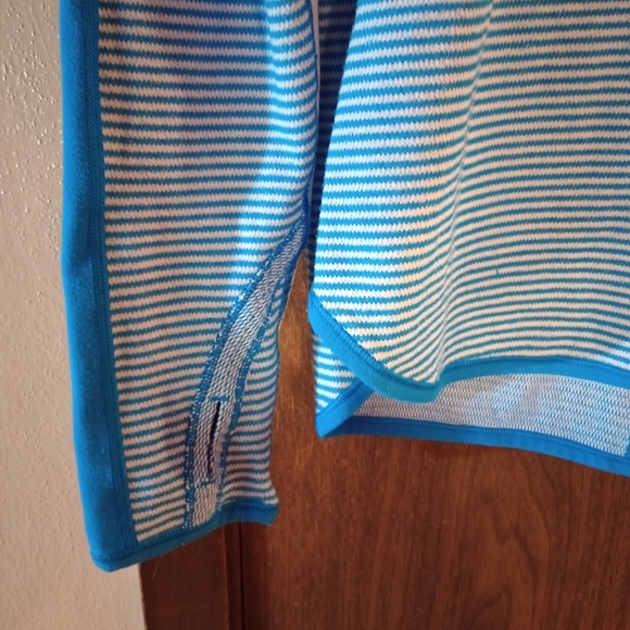 Lululemon Long Sleeve Shirt - Picture 4 of 10